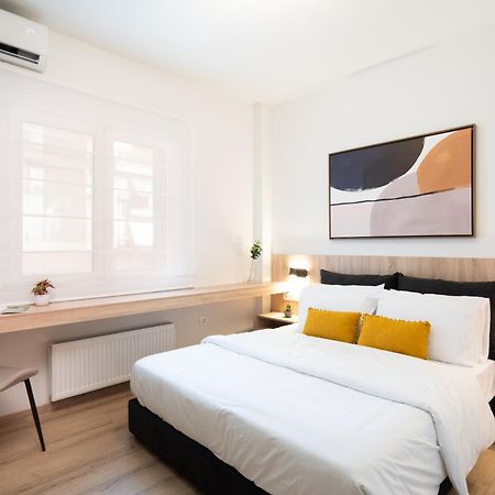 Luxury Apartment Next To The National Museum Atenas Exterior foto