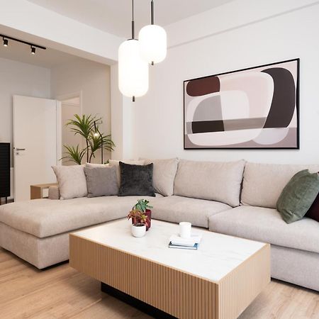 Luxury Apartment Next To The National Museum Atenas Exterior foto