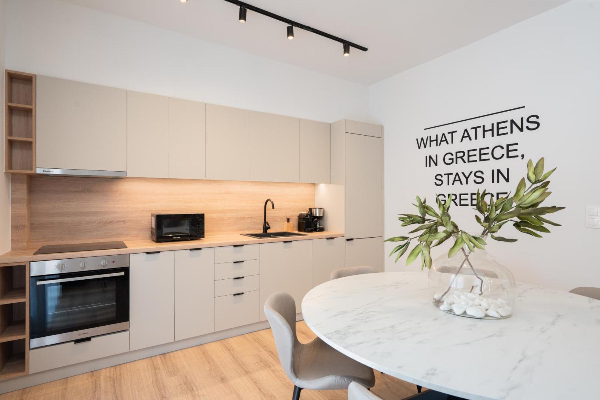 Luxury Apartment Next To The National Museum Atenas Exterior foto