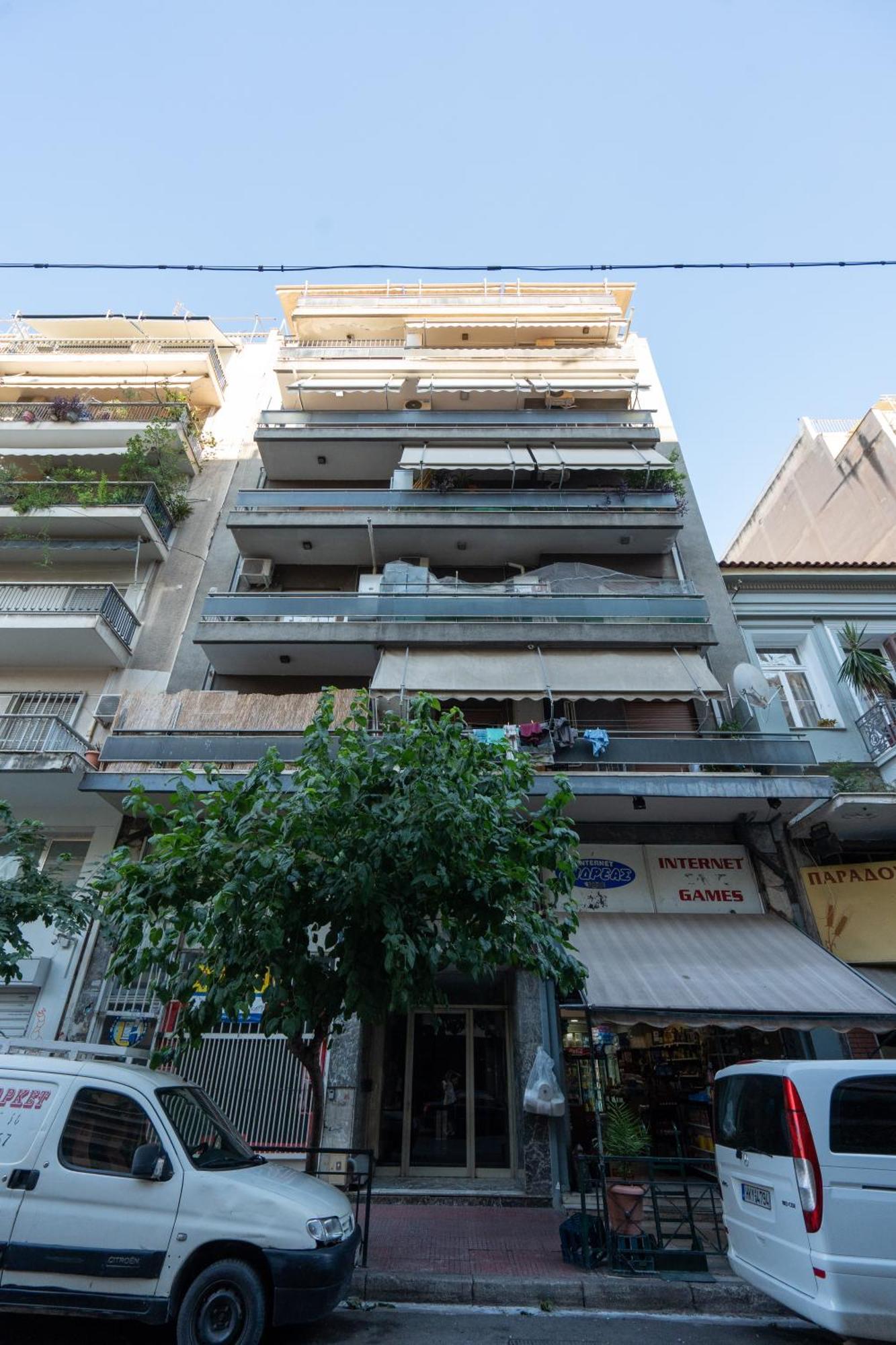 Luxury Apartment Next To The National Museum Atenas Exterior foto