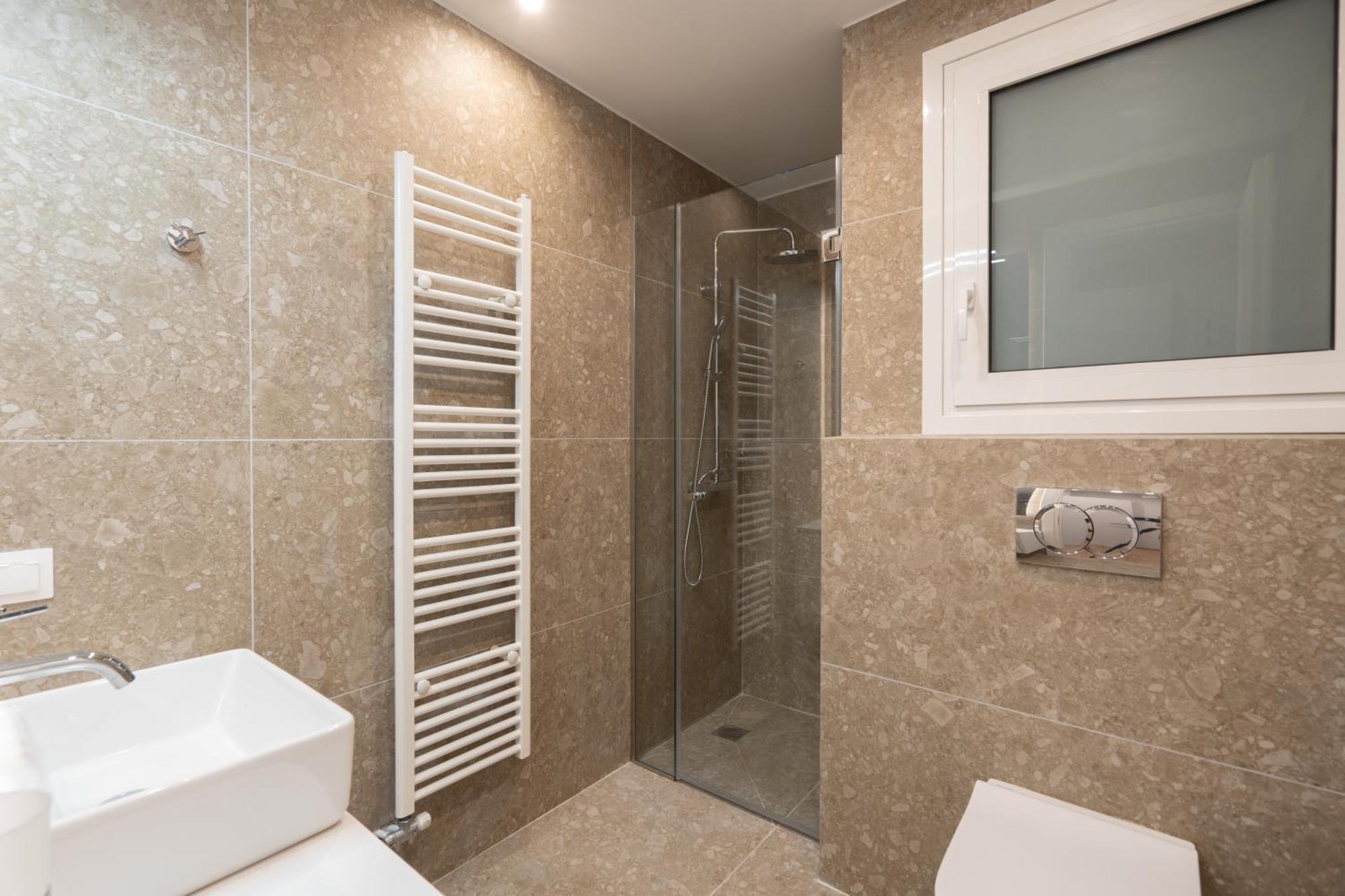 Luxury Apartment Next To The National Museum Atenas Exterior foto