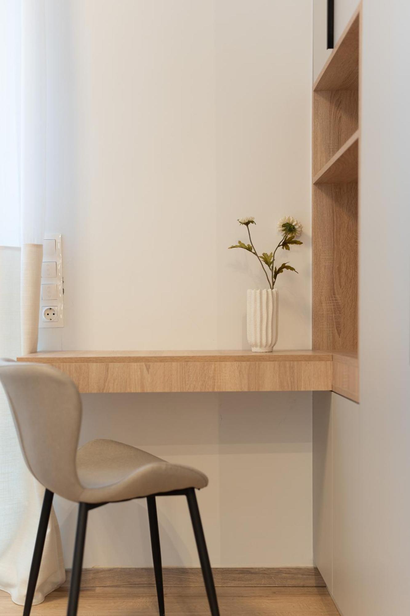 Luxury Apartment Next To The National Museum Atenas Exterior foto